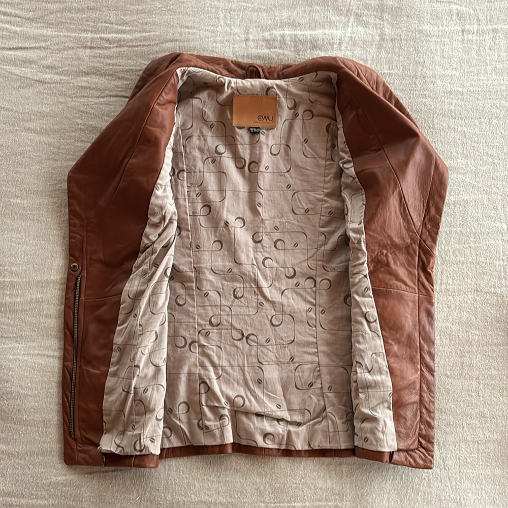 EMU Leather Outback Vest - Picture 4 of 8